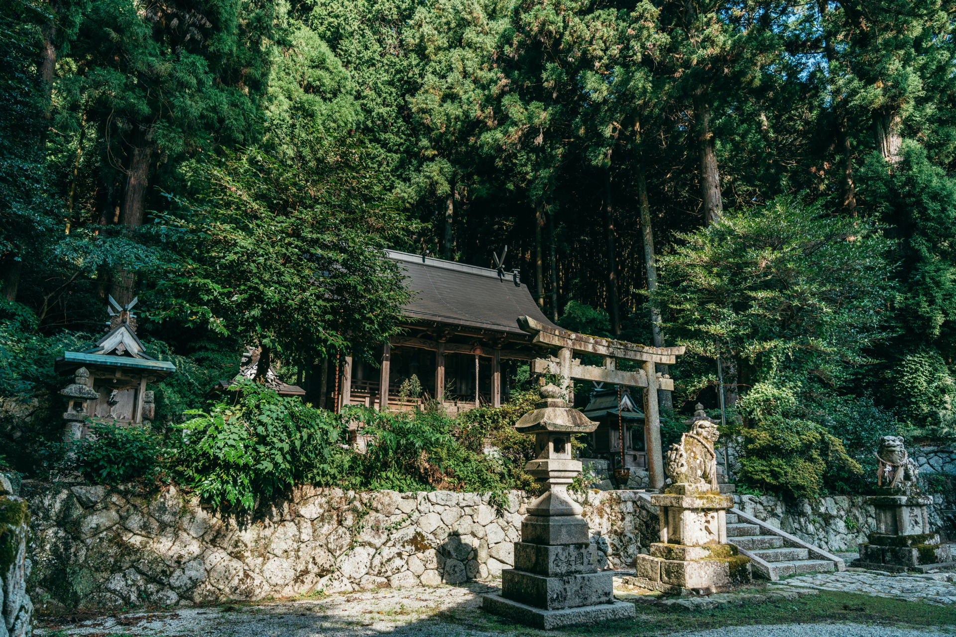 屏風(山岳中のタカの神殿) kanodakejinja-IMG_9624-s.jpg?